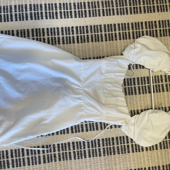Zara white embroidered mini dress, open back size extra small - Picture 3 of 5